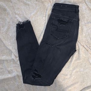 American Eagle Hi-Rise Black Ripped Jegging